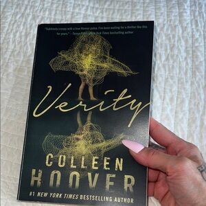 Verity by Colleen Hoover